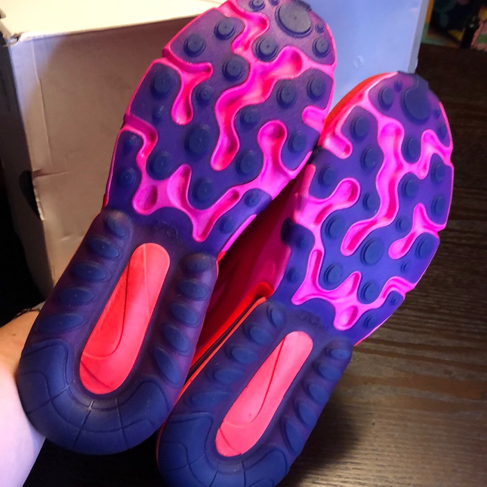 ❌❌❌SOLD❌❌❌Nike Air Max 270 React Size 10 - Picture 2 of 9